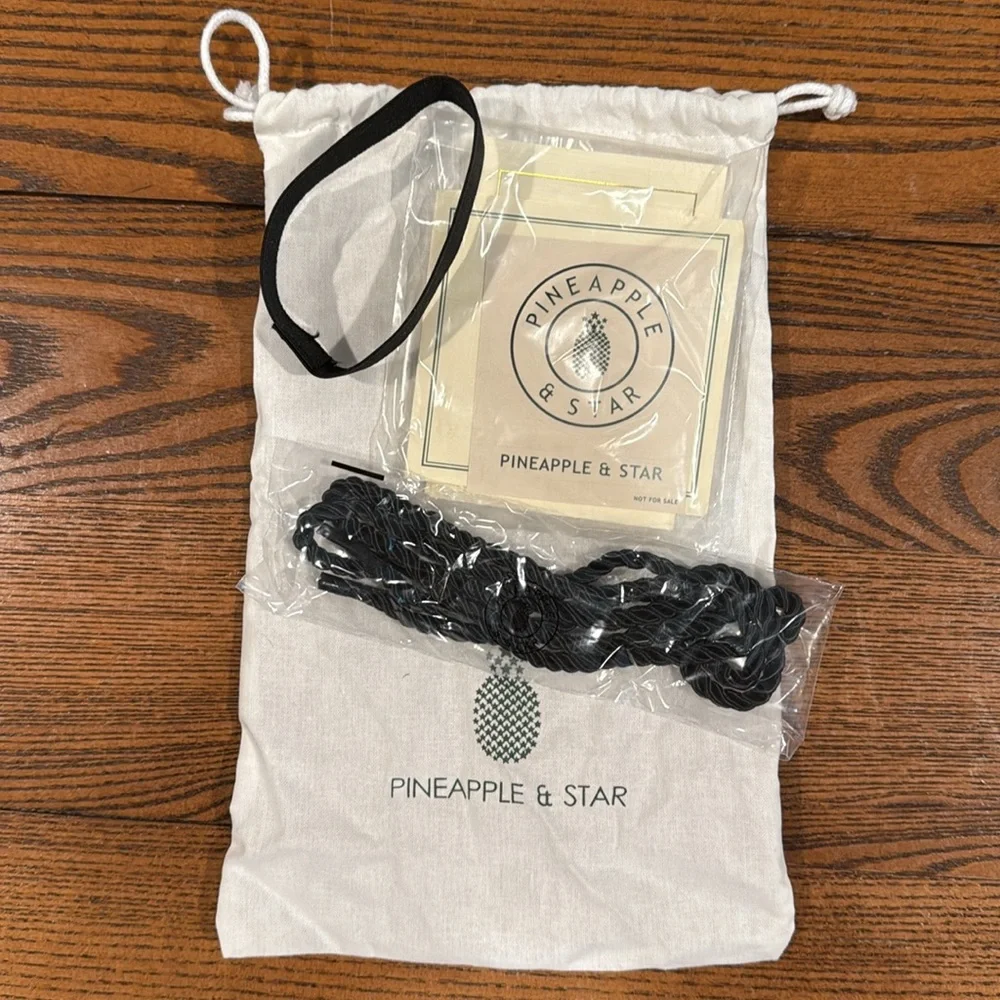 Pineapple & Star Straw Hat with Black Ribbon - Picture 4 of 5